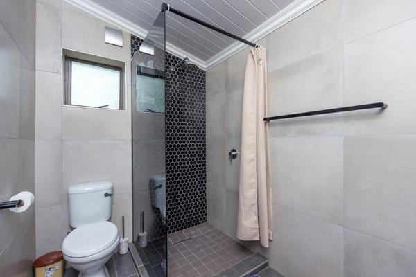 5 Bedroom Property for Sale in Denneoord Western Cape